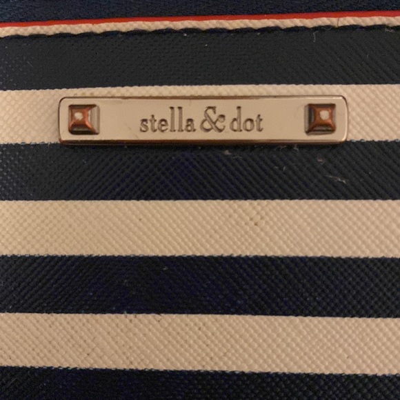STELLA & DOT Chelsea Blue & White Nautical Stripe Vegan Leather Zip Tech Wallet - Picture 3 of 8